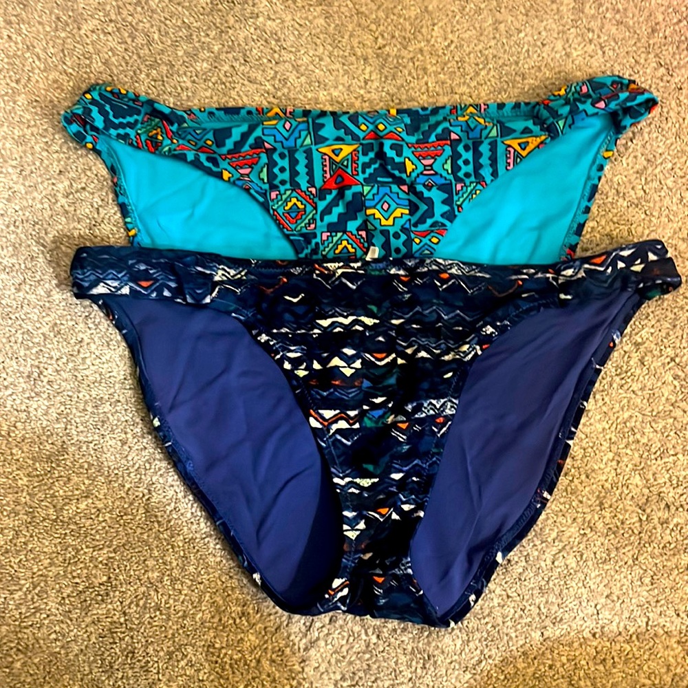 Aerie bathing suit bottoms- size medium